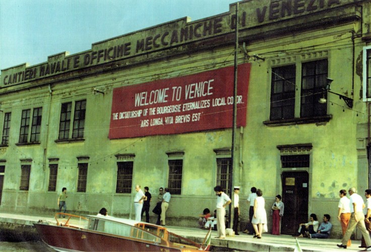 (P)A&L_VENICE BIENALE_1976_ILLEGALLY INSTALLED BANNER
